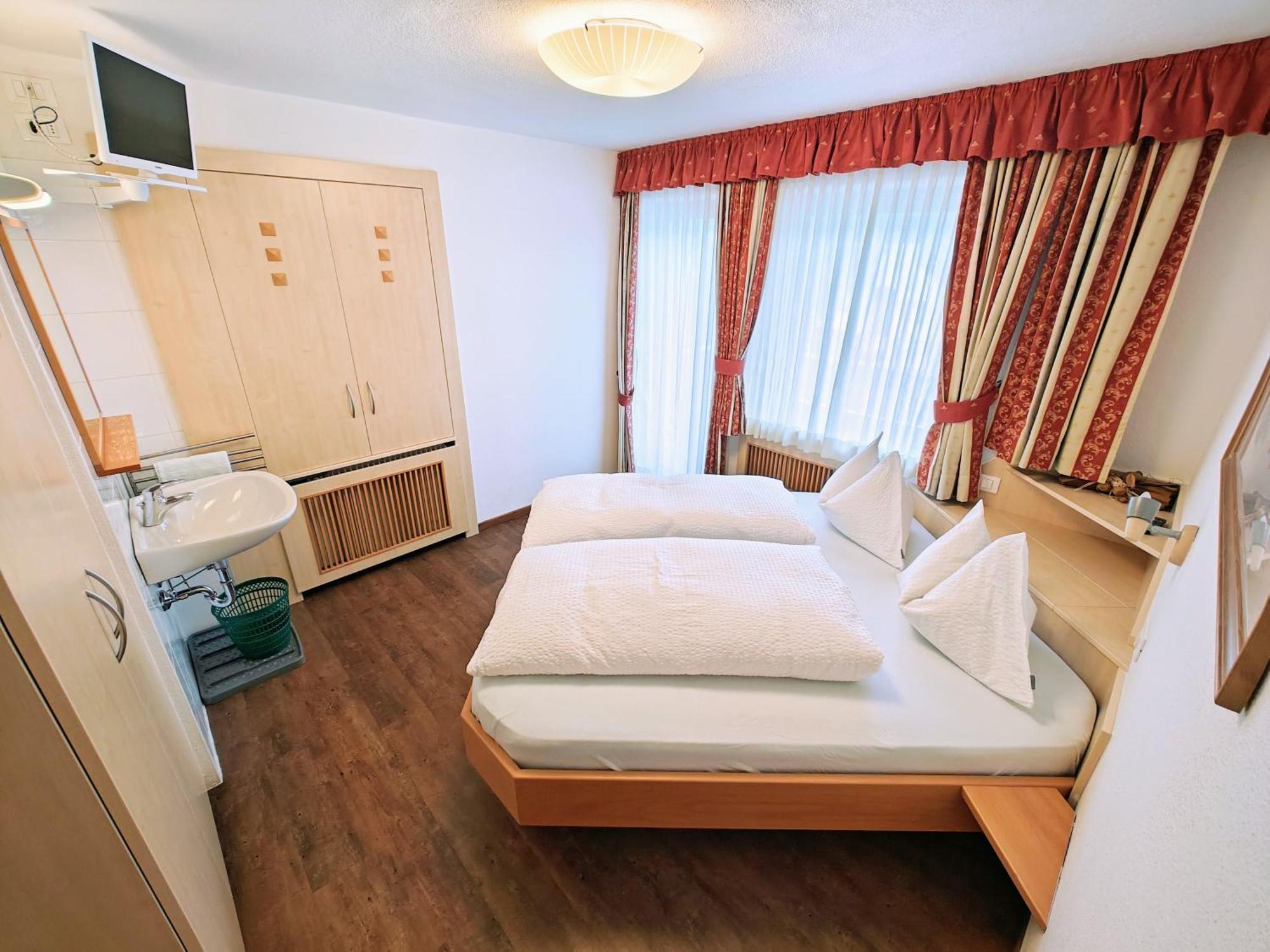Apartments Brunella ลาวิลลา ภายนอก รูปภาพ