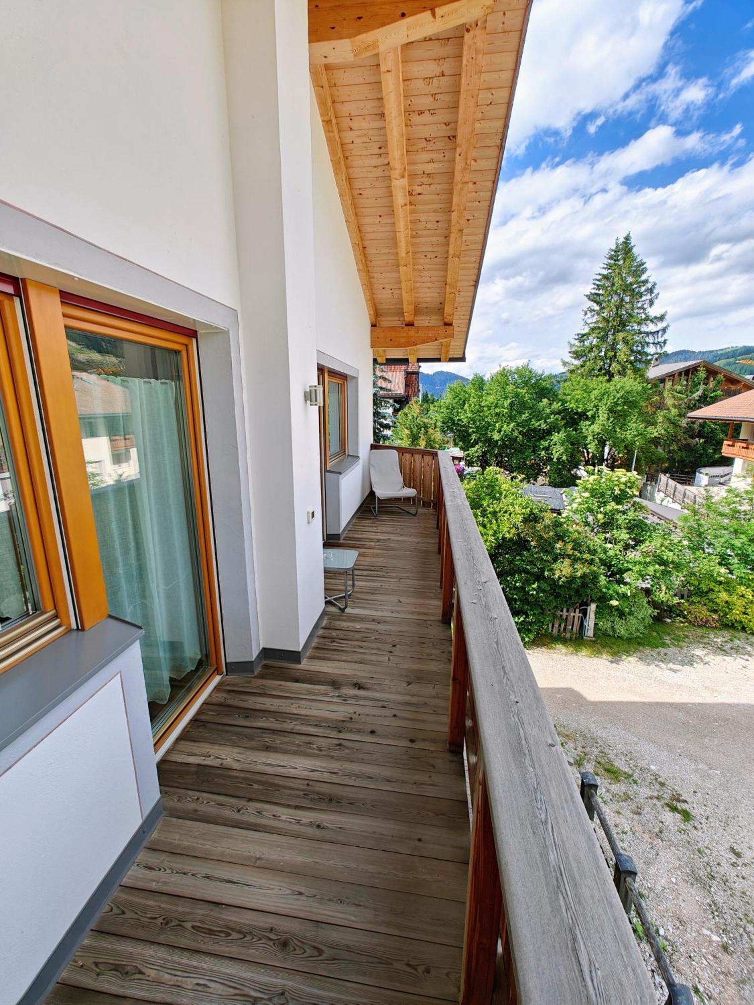Apartments Brunella ลาวิลลา ภายนอก รูปภาพ