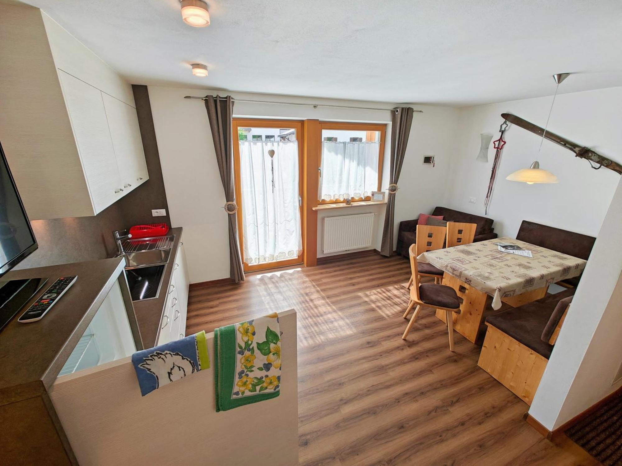 Apartments Brunella ลาวิลลา ภายนอก รูปภาพ